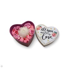 "All you need is love" szív formájú doboz lótusz gyertyával