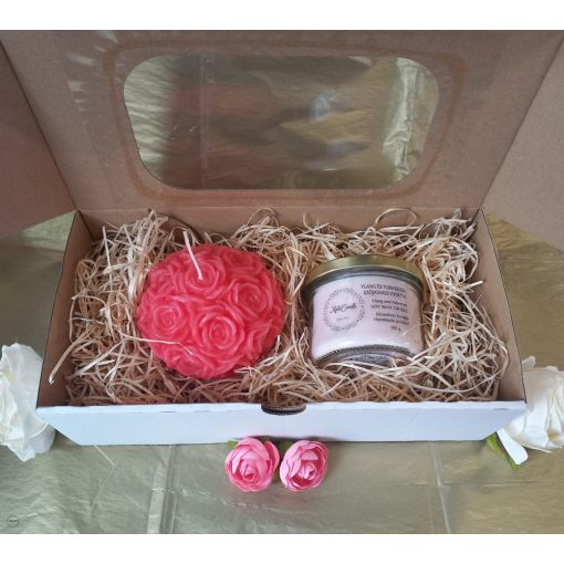 Nagy rózsa és illatgyertya egy dobozban